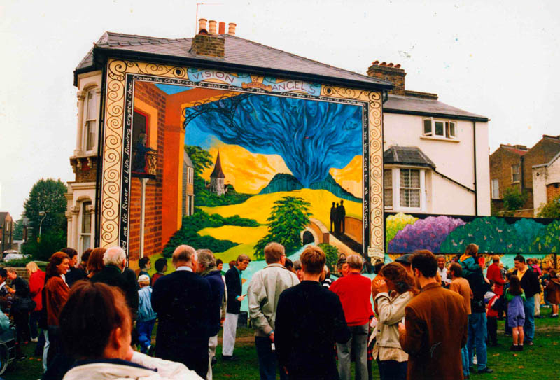 Was repainted in 2009 despite the Dulwich Powerbrokers.