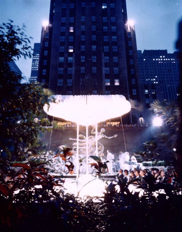 Light installation Rokefeller center NYC